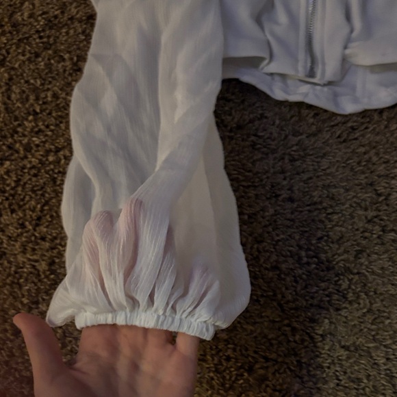 White Top - Picture 3 of 3